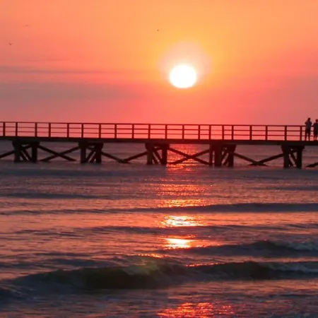 Convivial à Avec Piscine Partagée Hébergement de vacances
