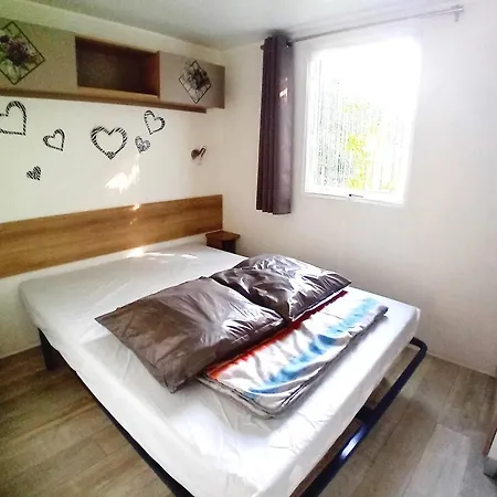 Ferienhaus Convivial A Avec Piscine Partagee *
