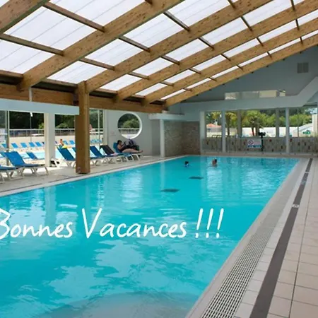 Convivial A Avec Piscine Partagee *