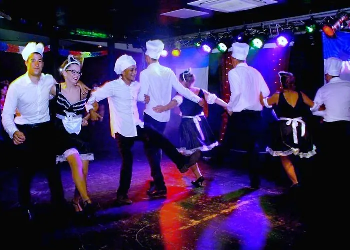 펜션 Convivial A Avec Piscine Partagee