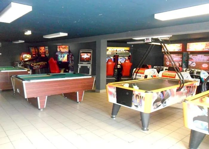 Convivial à Avec Piscine Partagée