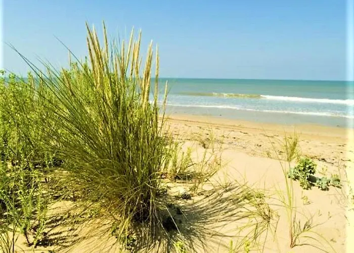 Hébergement de vacances Convivial à Avec Piscine Partagée *