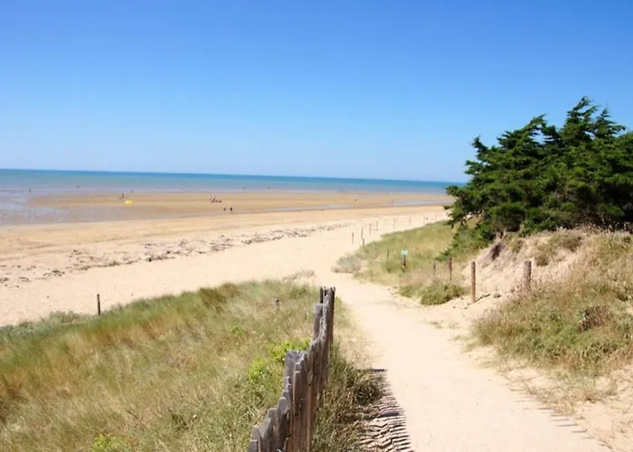 Convivial à Avec Piscine Partagée Hébergement de vacances *
